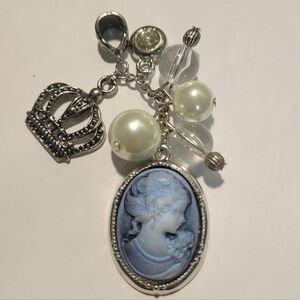 NWOT Elegant Silver and Blue Cameo Charm Necklace No Chain